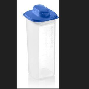 NEW - Tupperware 8-cup/2 L lightweight pitcher